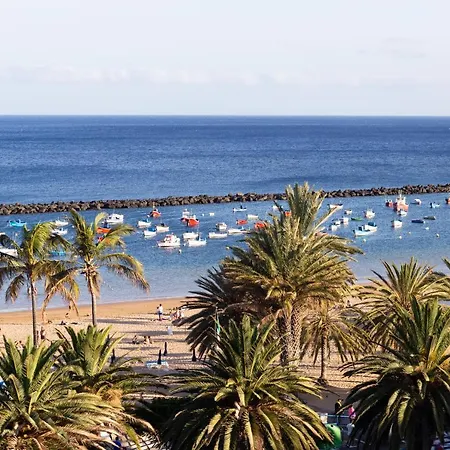Home2Book Beach Front Paradise Santa Cruz Appartement